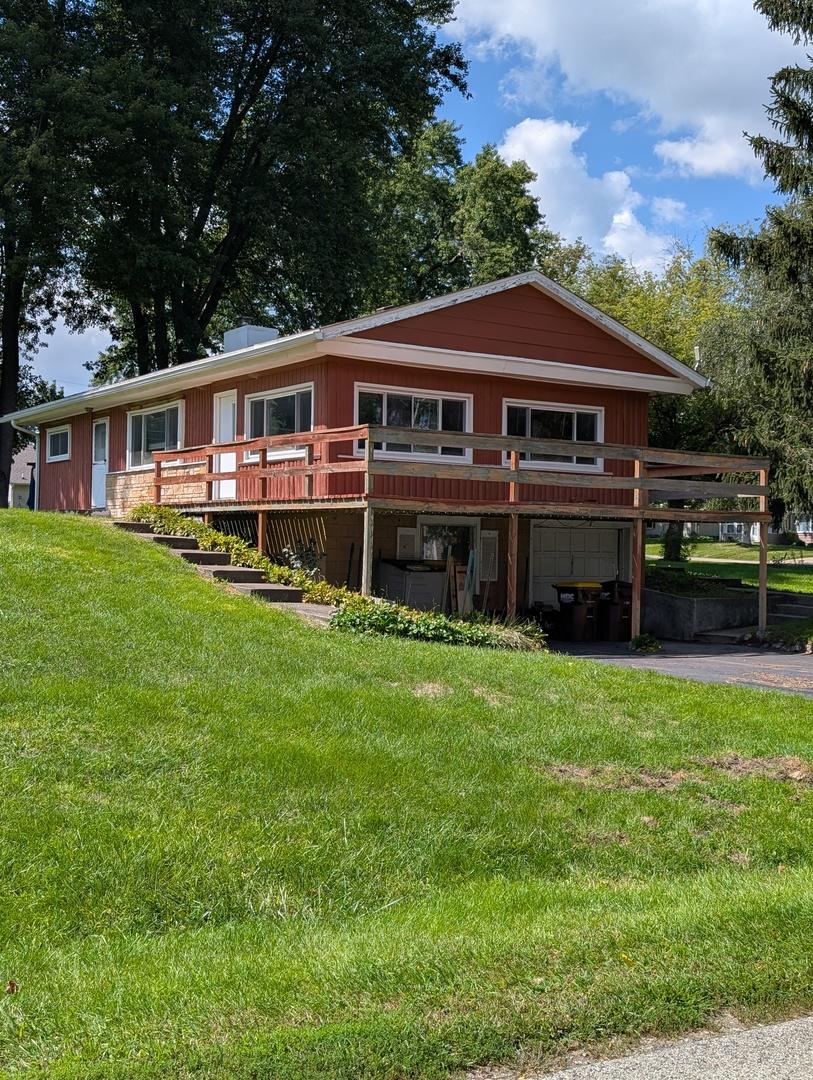 3815 W Lake Shore Dr., Wonder Lake, IL 60097