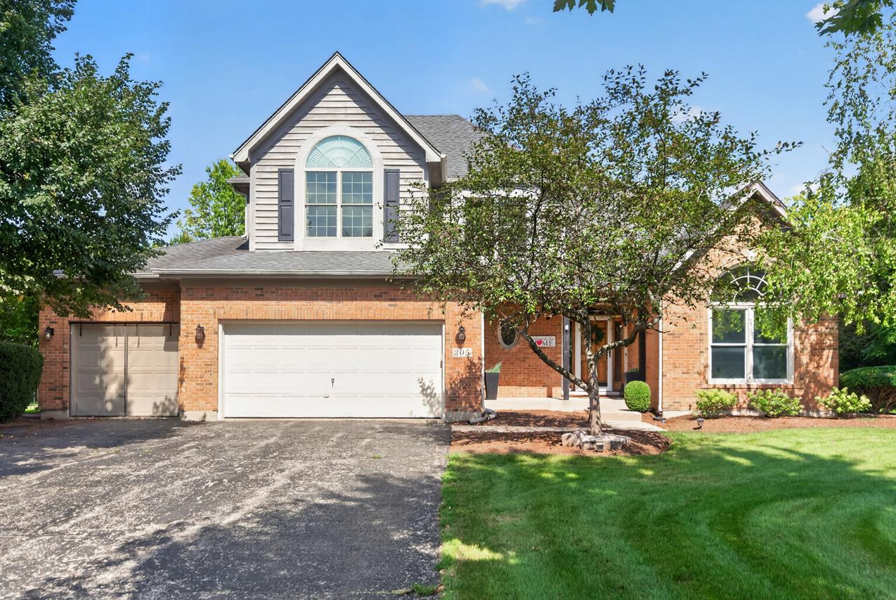 305 Windsor Cir., St. Charles, IL 60175