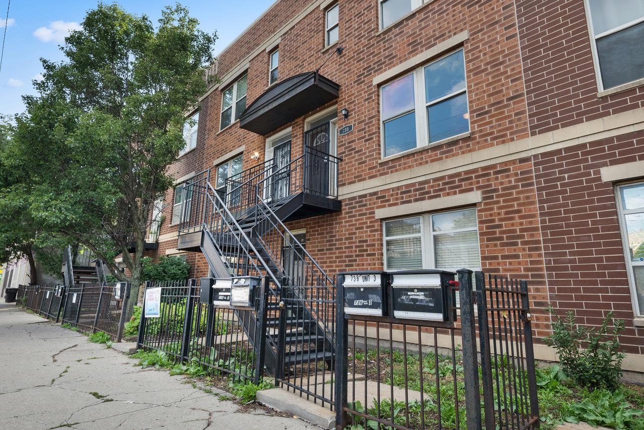 738 S Kedzie Ave. #2, Chicago, IL 60612