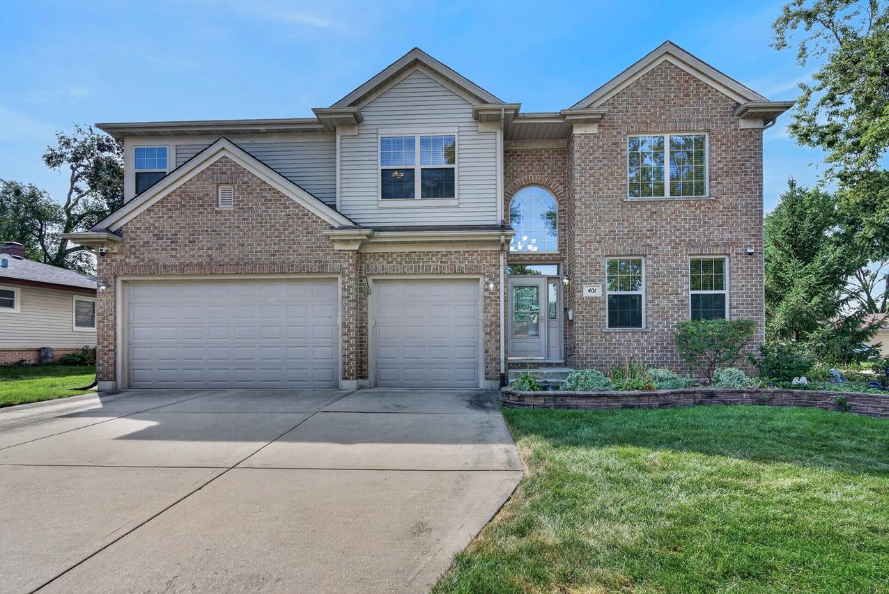 401 Lilac Ln., Elk Grove Village, IL 60007