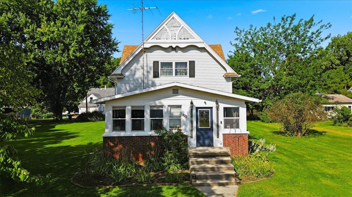 222 Wilson Ave., Chadwick, IL 61014