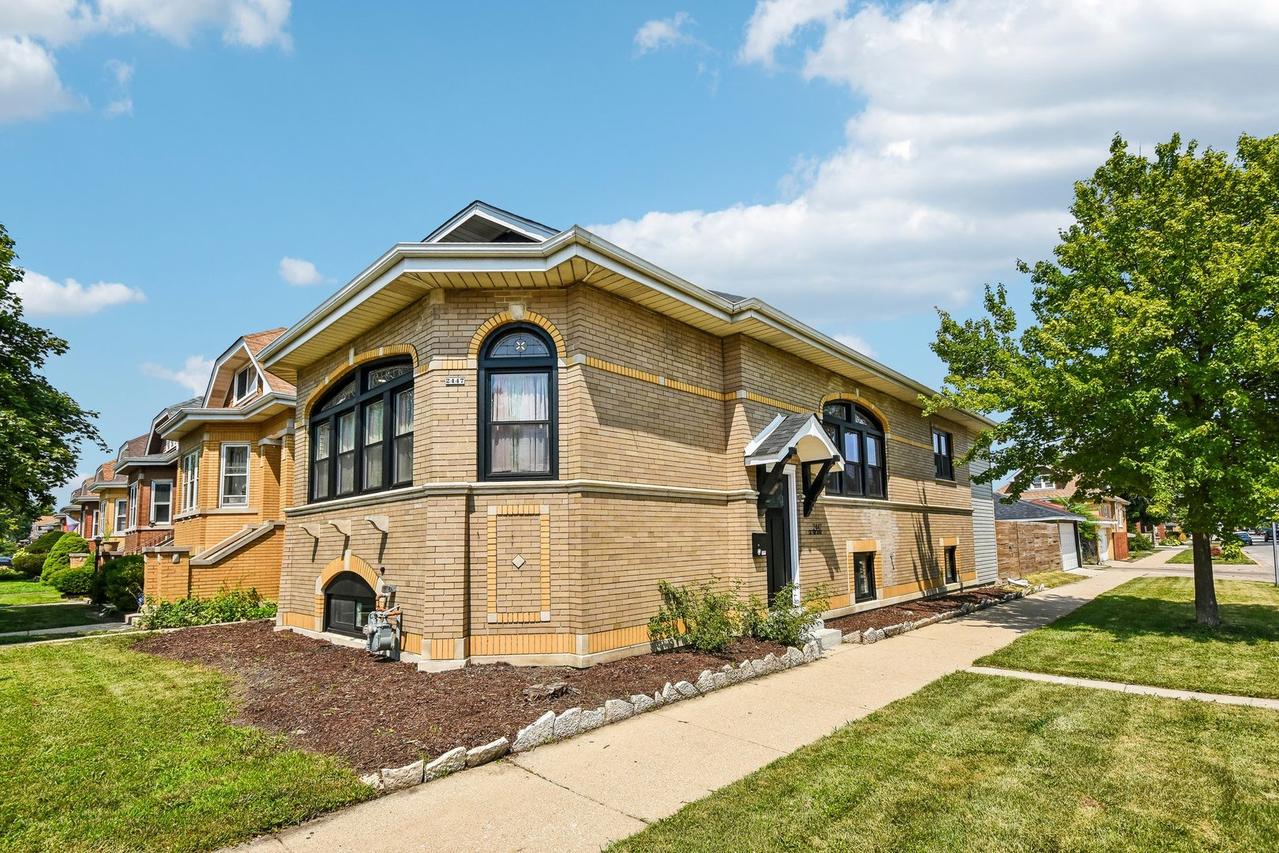 2447 Oak Park Ave., Berwyn, IL 60402