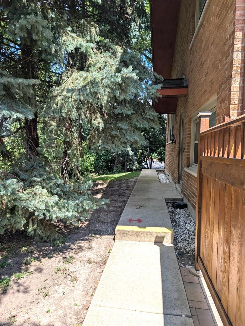 90 N Dee Rd., Park Ridge, IL 60068