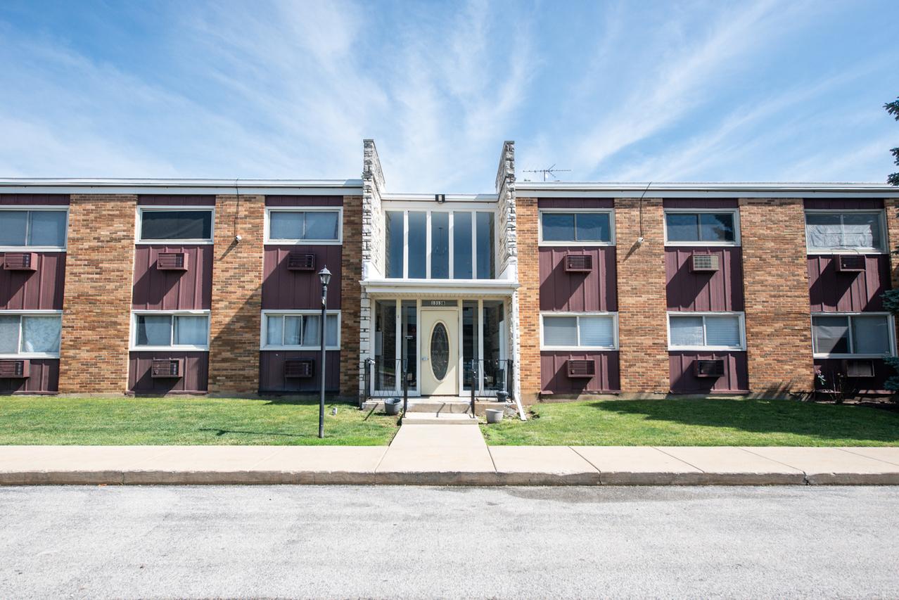 1313B S Rebecca Rd. #210, Lombard, IL 60148
