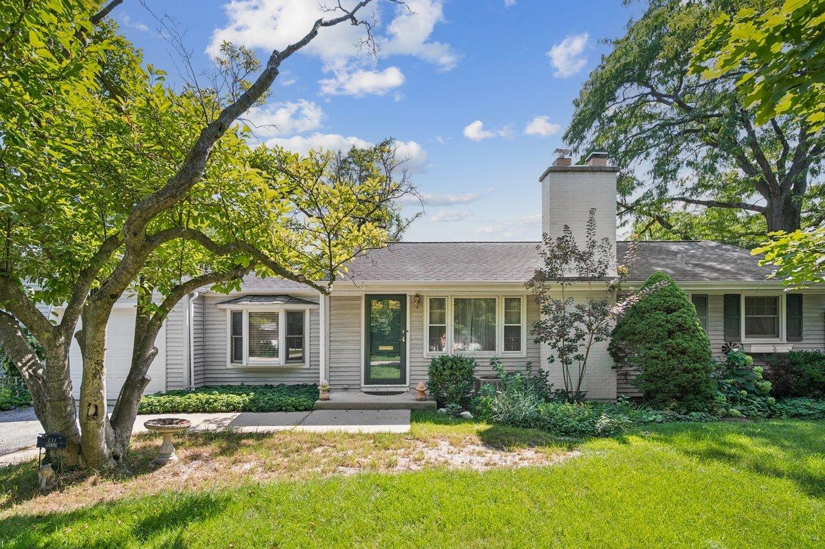 231 Latrobe Ave., Northfield, IL 60093