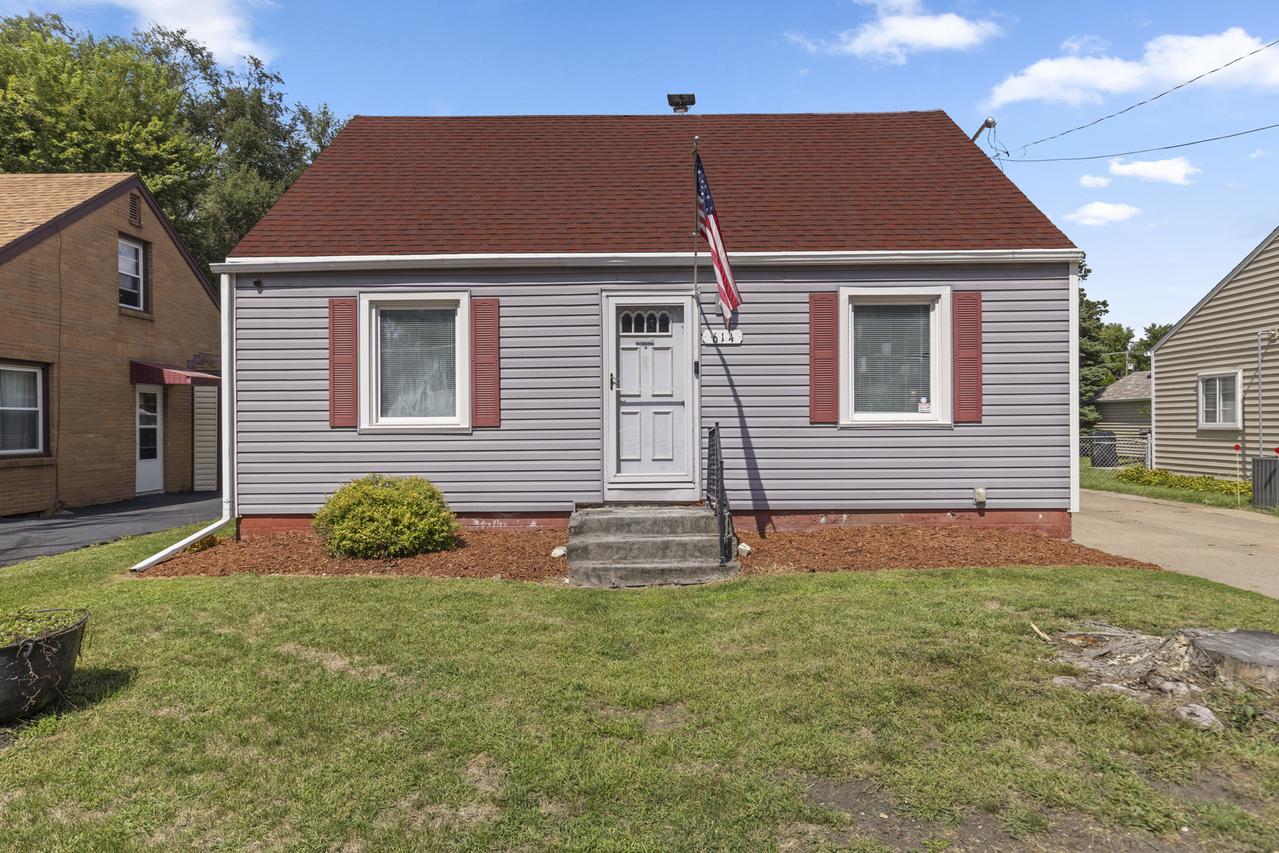 614 Frances Ave., Loves Park, IL 61111