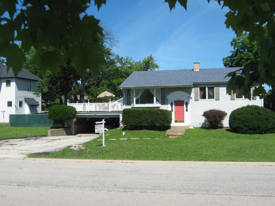1007 Prairie Lawn Rd., Glenview, IL 60025