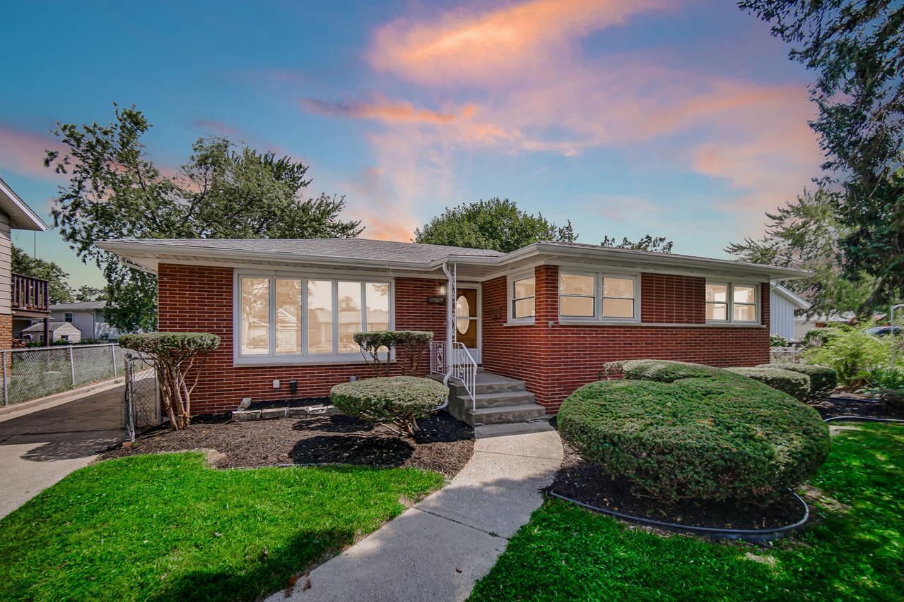 17517 Shirley Dr., Lansing, IL 60438
