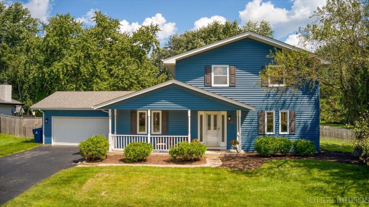 2308 Flambeau Dr., Naperville, IL 60564