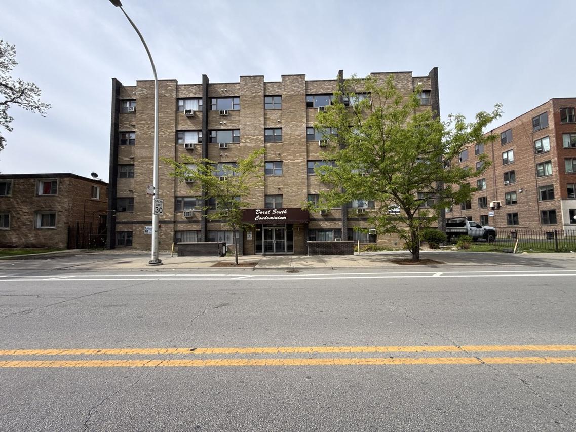 7854 S South Shore Dr. #513, Chicago, IL 60649
