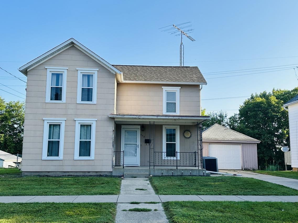 638 W Ringold, Freeport, IL 61032