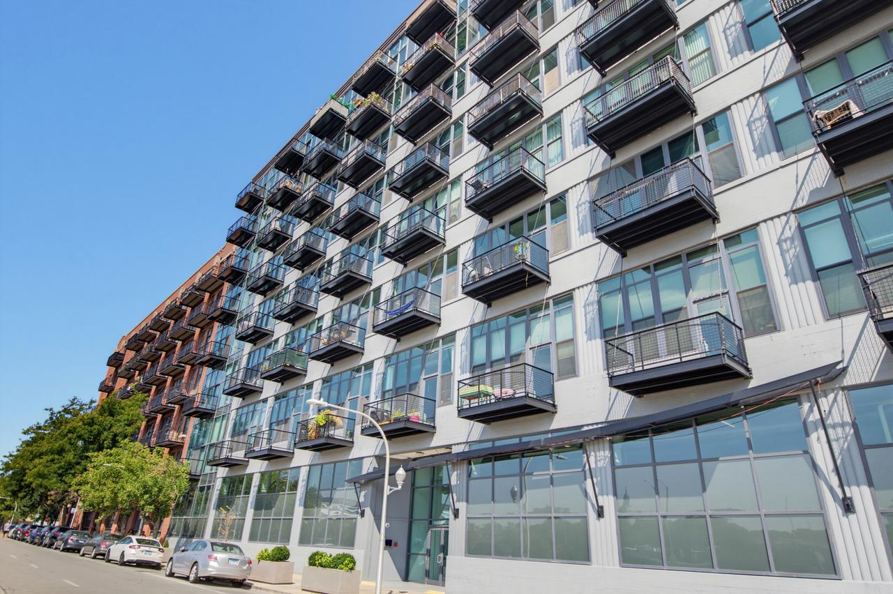1224 W Van Buren St. #220, Chicago, IL 60607