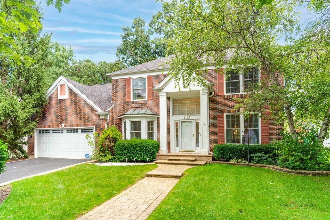 1121 Williamsburg Cir., Grayslake, IL 60030