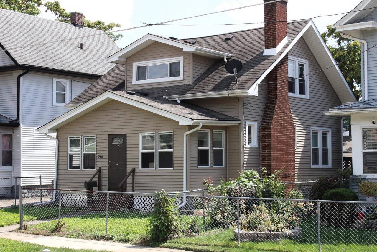765 Columbia St., Aurora, IL 60505