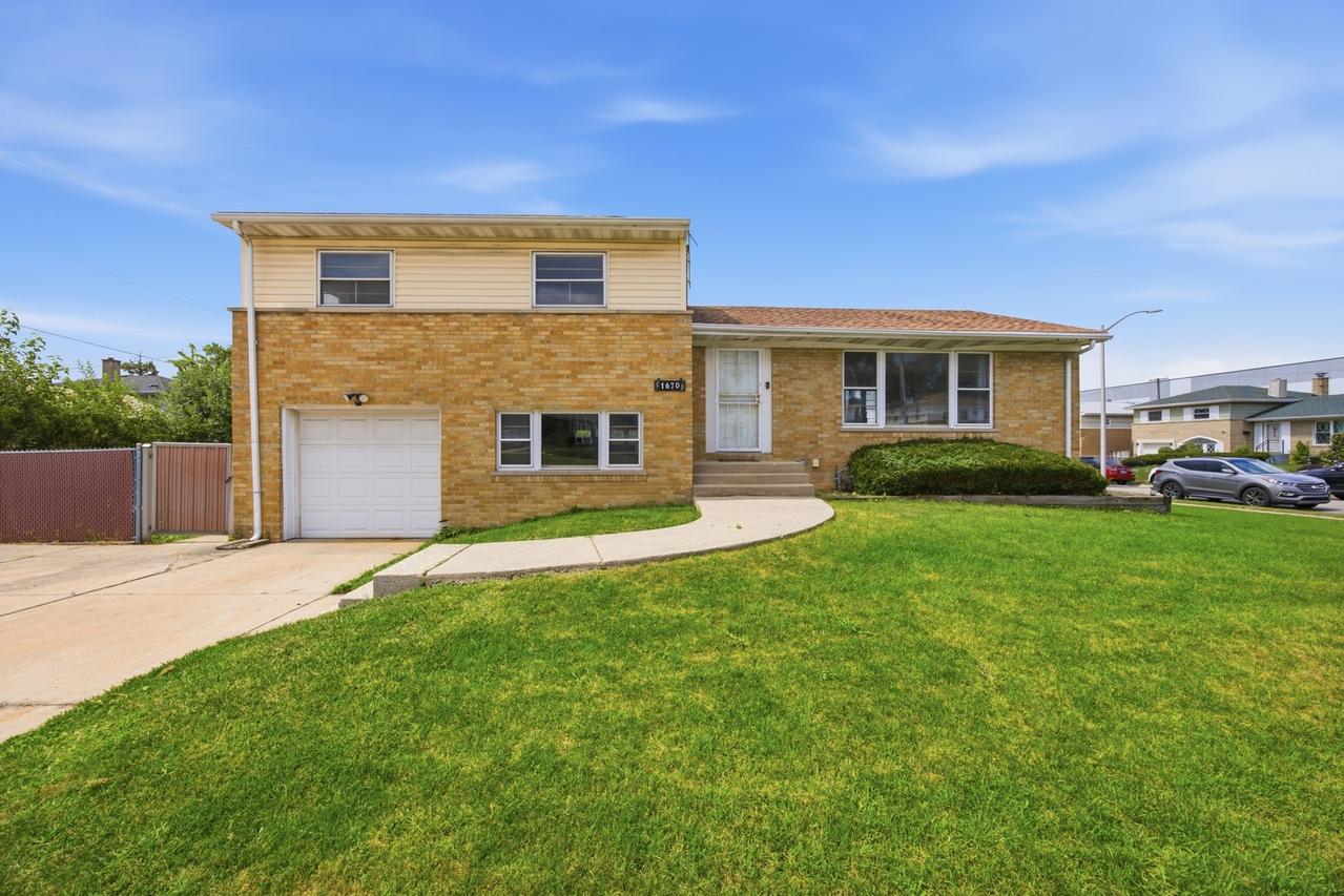 1670 N 5th Ave., Melrose Park, IL 60160