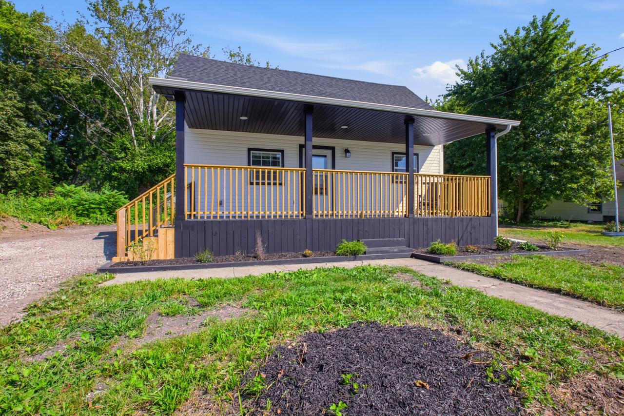 609 W Green St., Newman, IL 61942