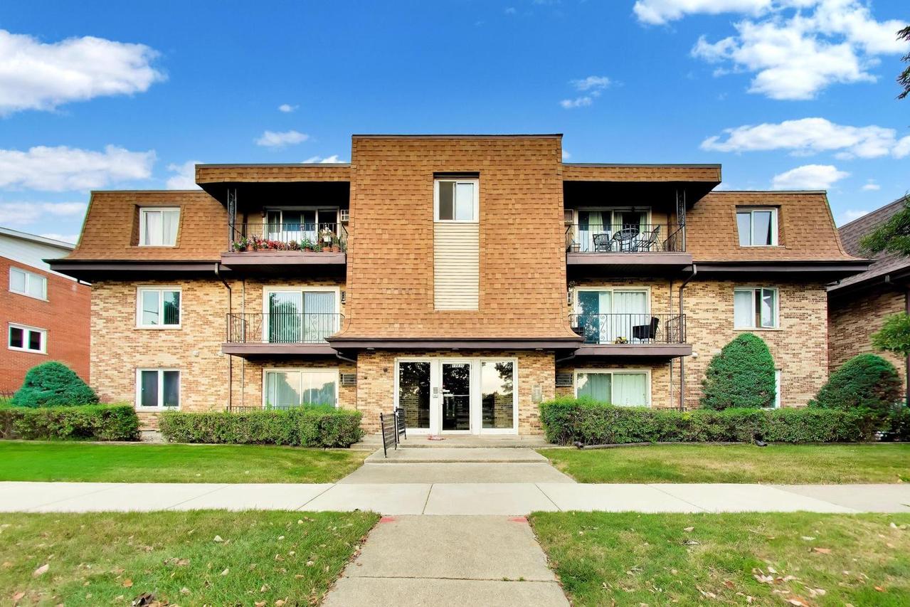 10830 Kilpatrick Ave. #1SE, Oak Lawn, IL 60453