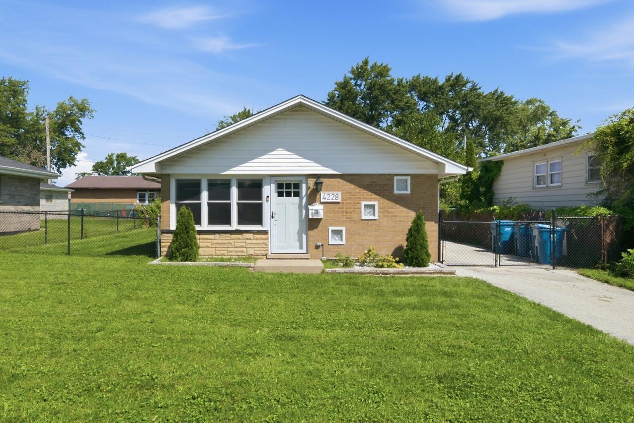 4228 W 127th St., Alsip, IL 60803