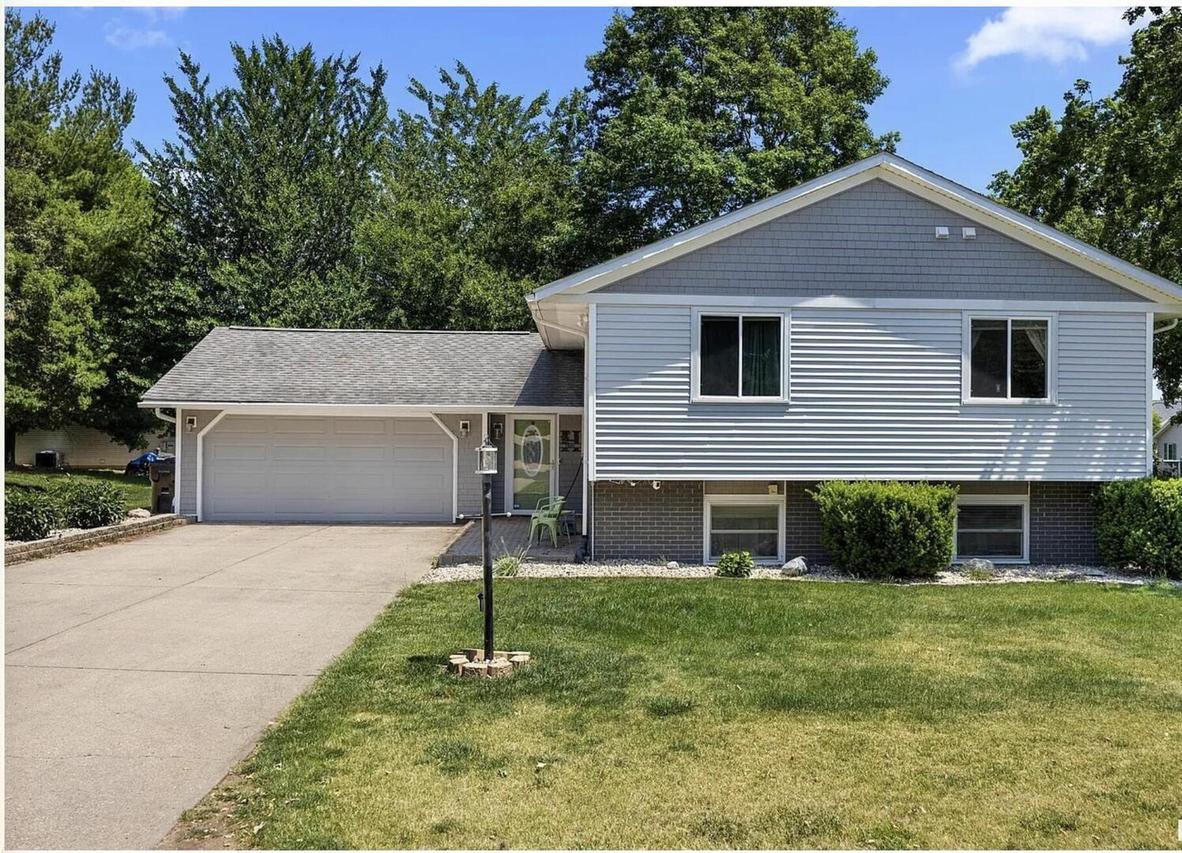212 N Ostrom Ave., Princeville, IL 61559