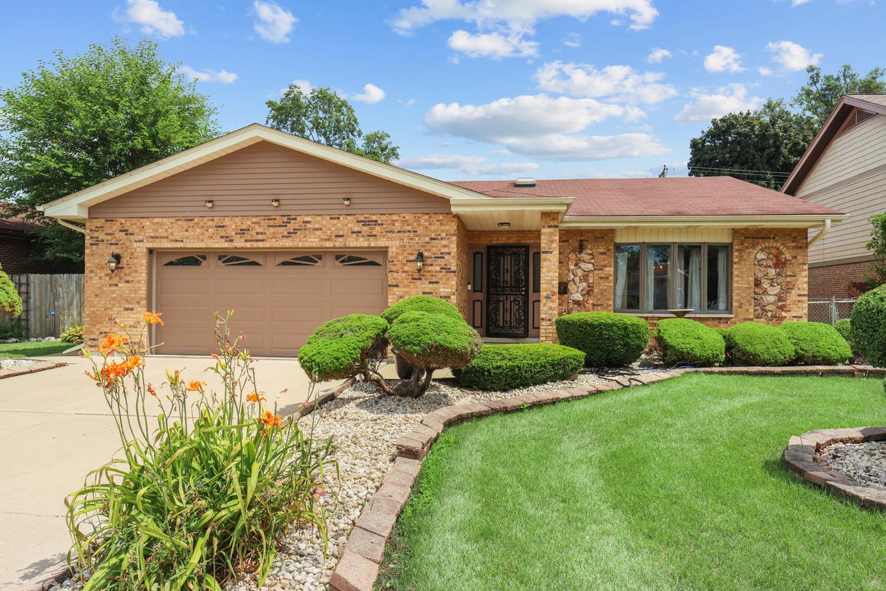 317 N Marcella Rd., Mount Prospect, IL 60056