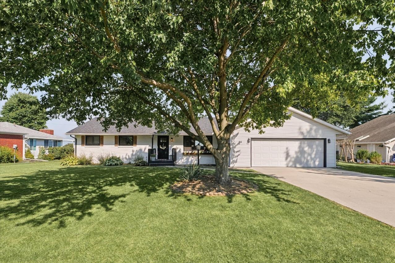 65 Chestnut Ct., Champaign, IL 61822