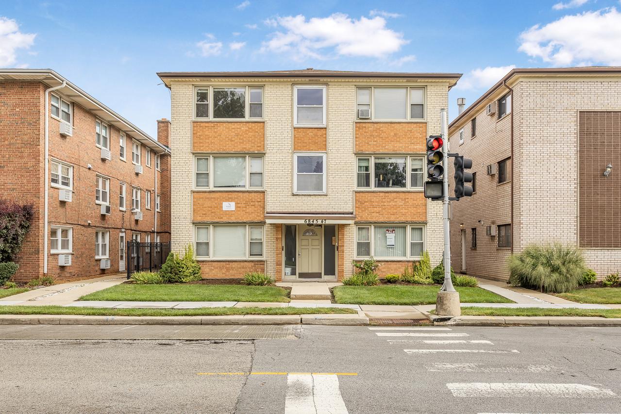 6845 N Northwest Hwy. #3E, Chicago, IL 60631