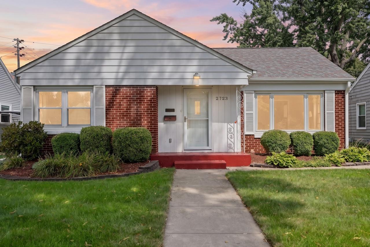 2723 24th Ave., Moline, IL 61265