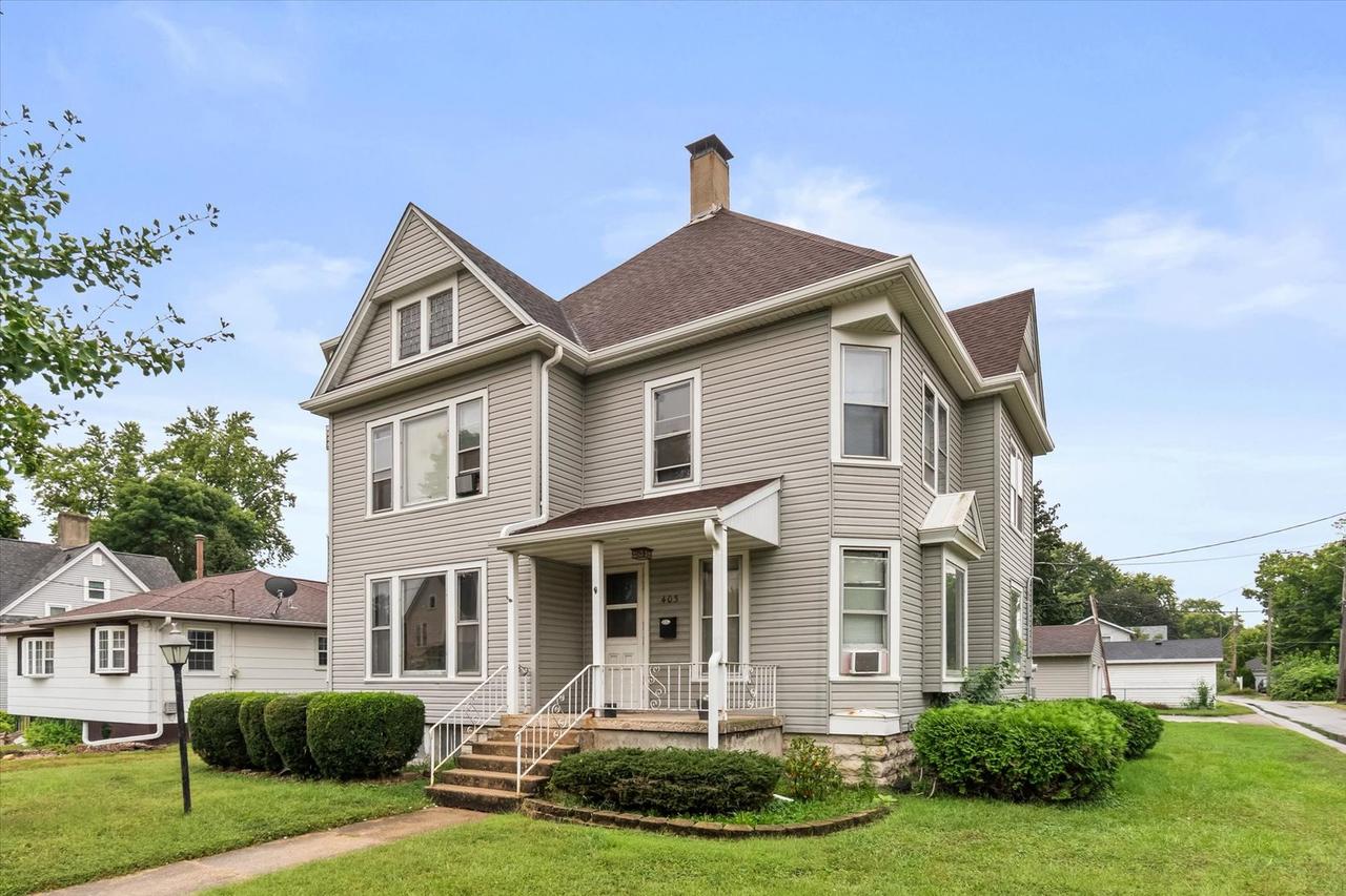 403 1st Ave., Ottawa, IL 61350