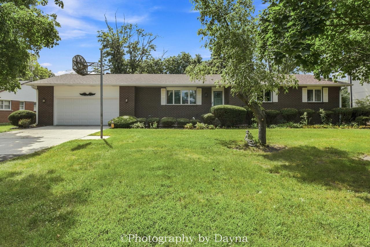 6070 Darline Dr., St. Anne, IL 60964