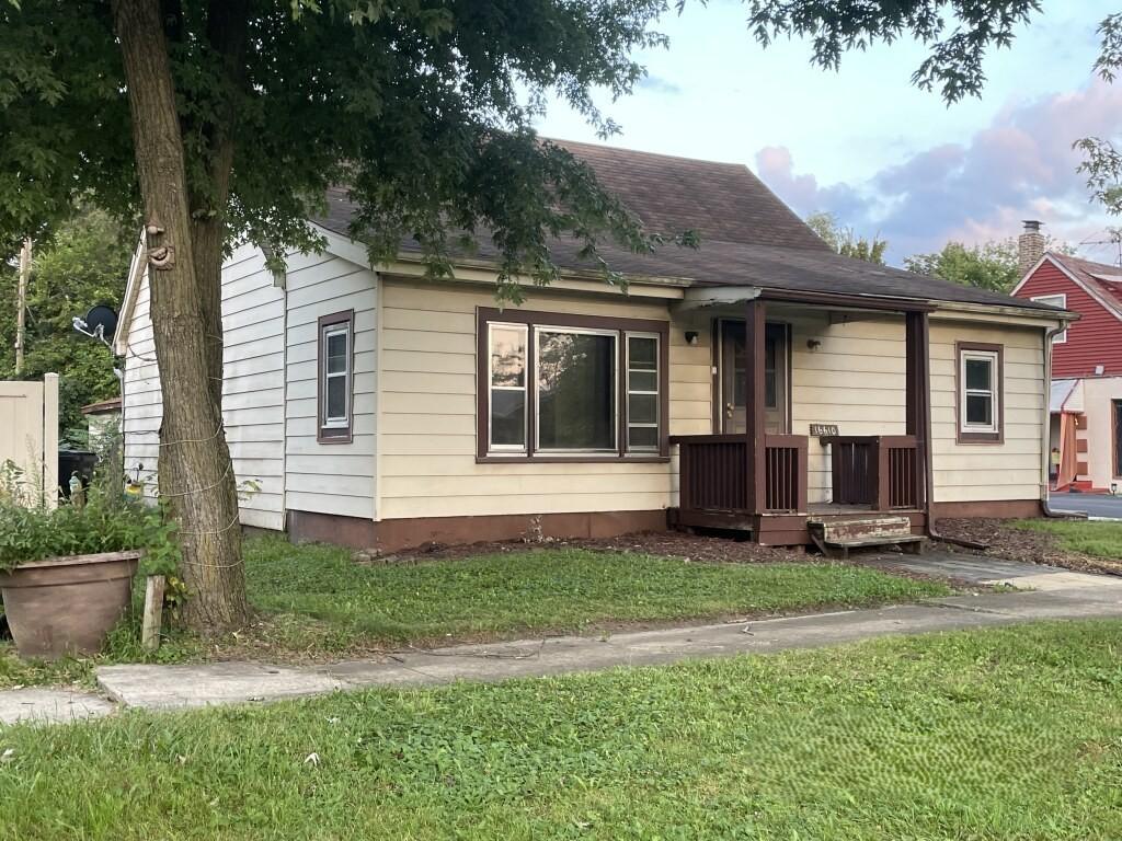 16610 Geneva Dr., Harvey, IL 60426