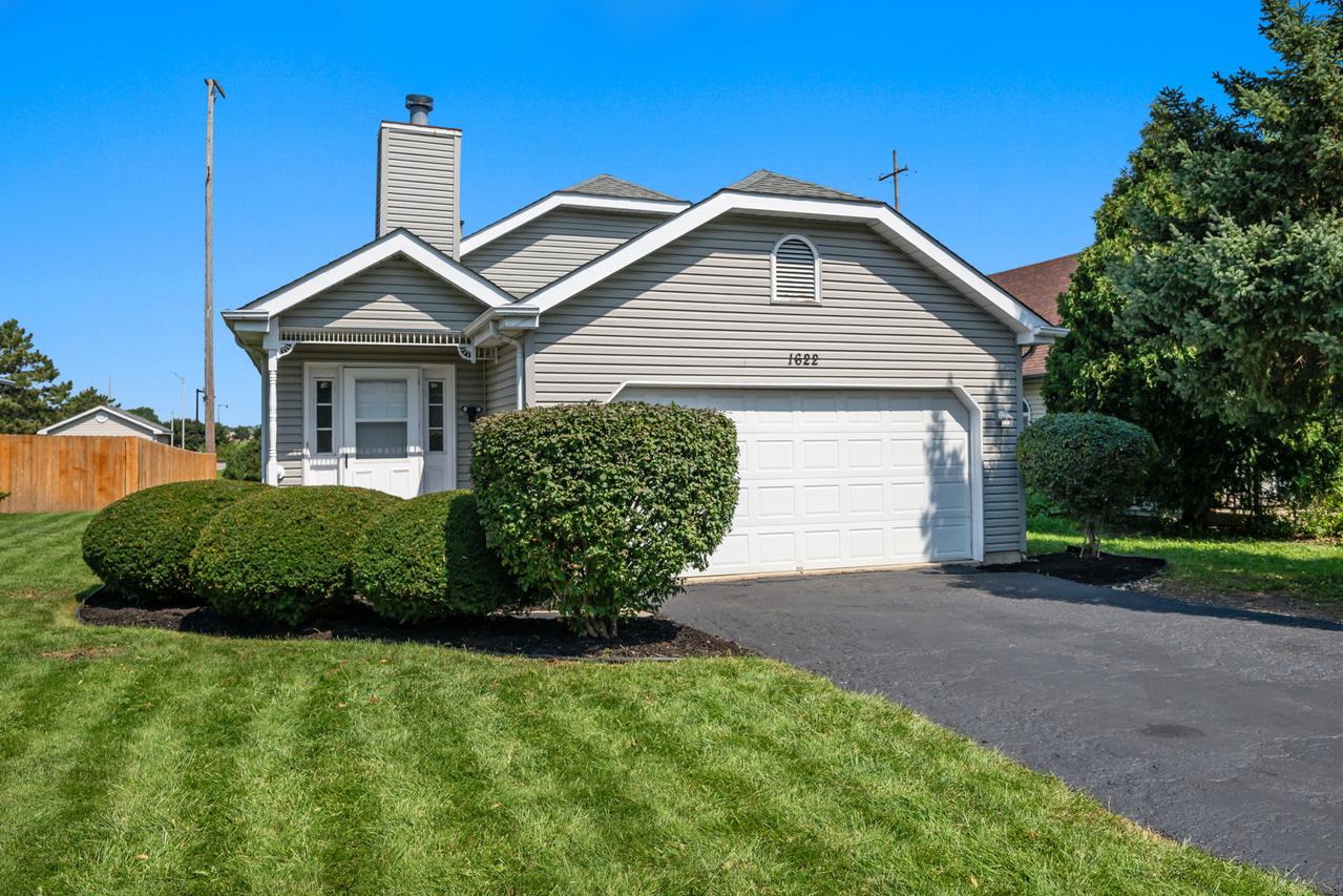1622 Liberty St., Hanover Park, IL 60133