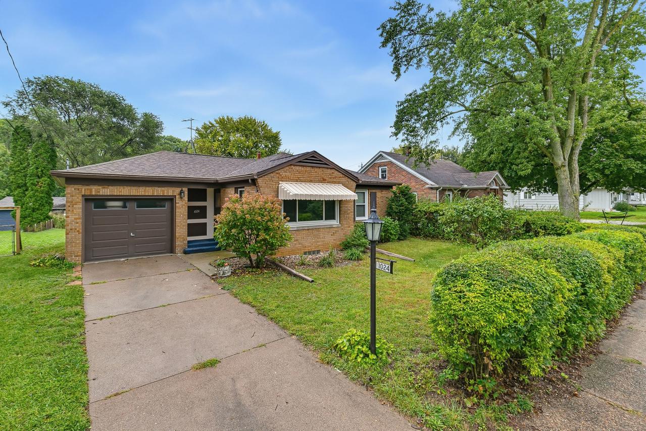 1024 25th St., Moline, IL 61265