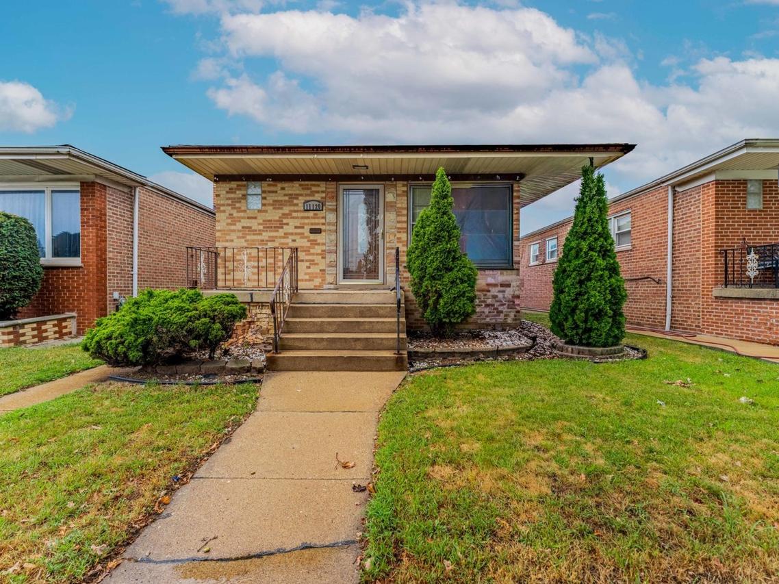 11120 S Ewing Ave., Chicago, IL 60617