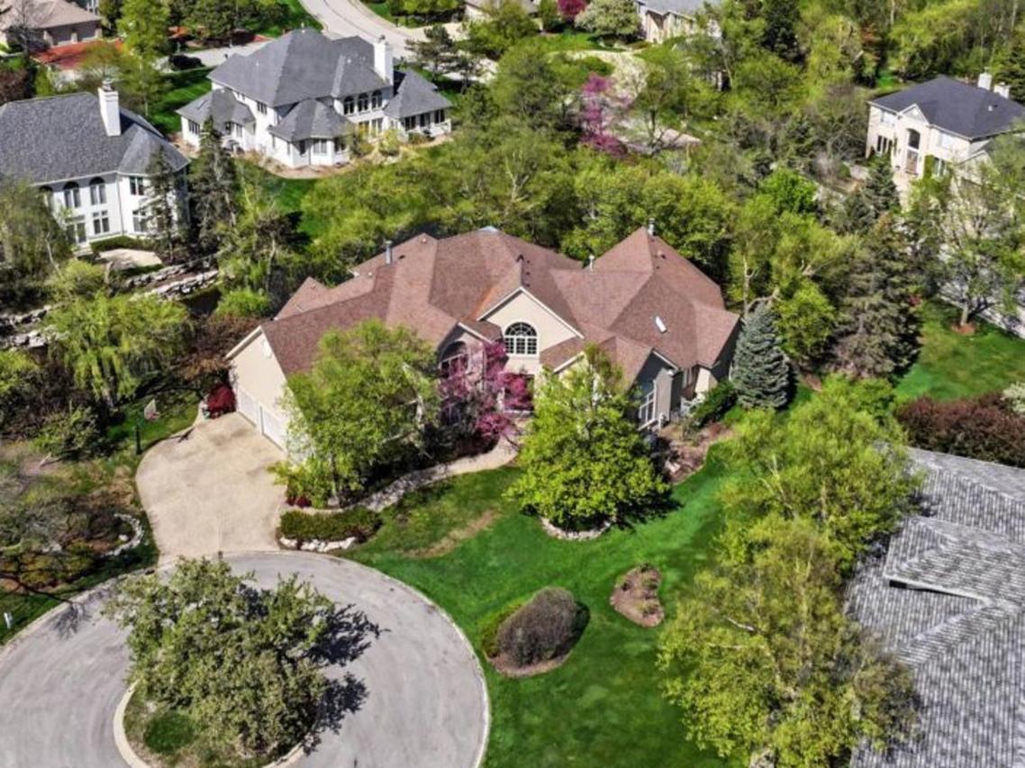 1745 Sundrop Cir., Highland Park, IL 60035