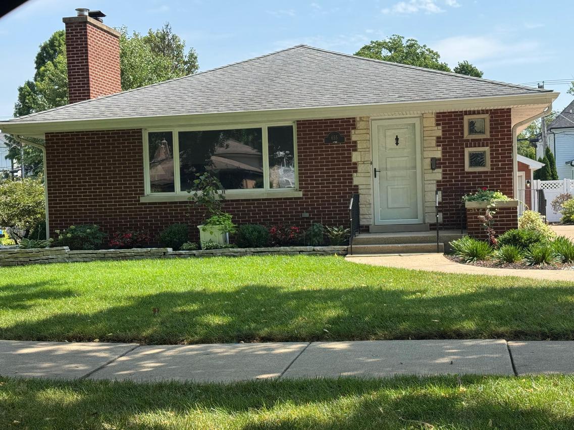 655 S Spring Rd., Elmhurst, IL 60126