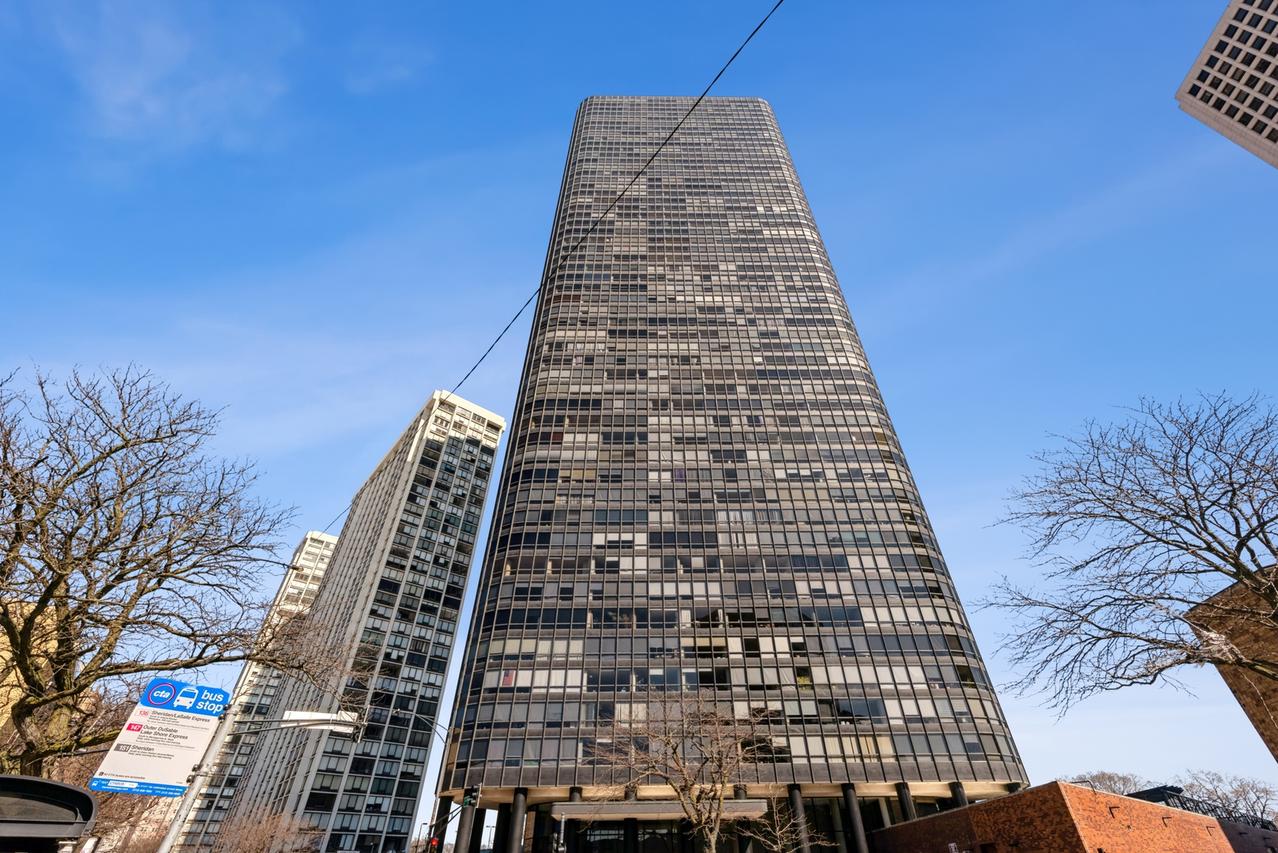 5415 N Sheridan Rd. #2905, Chicago, IL 60640