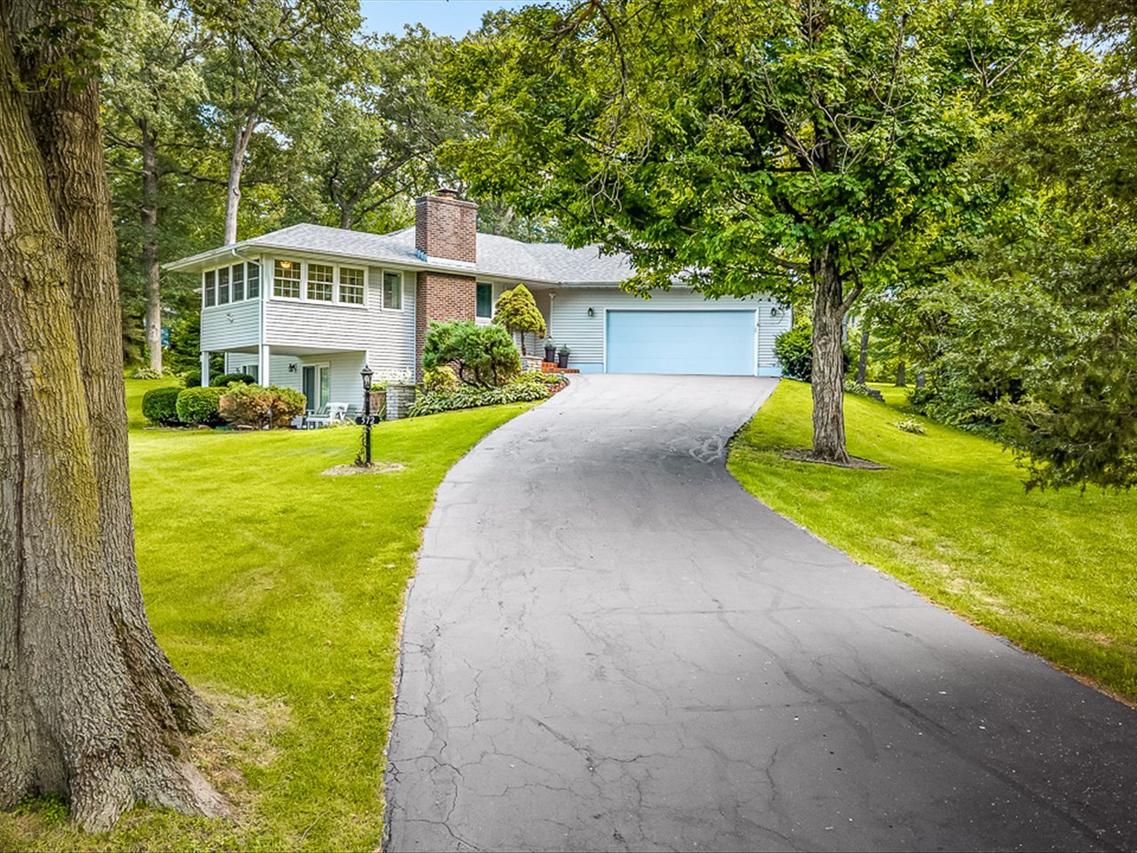 572 Baintree Rd., Davis, IL 61019