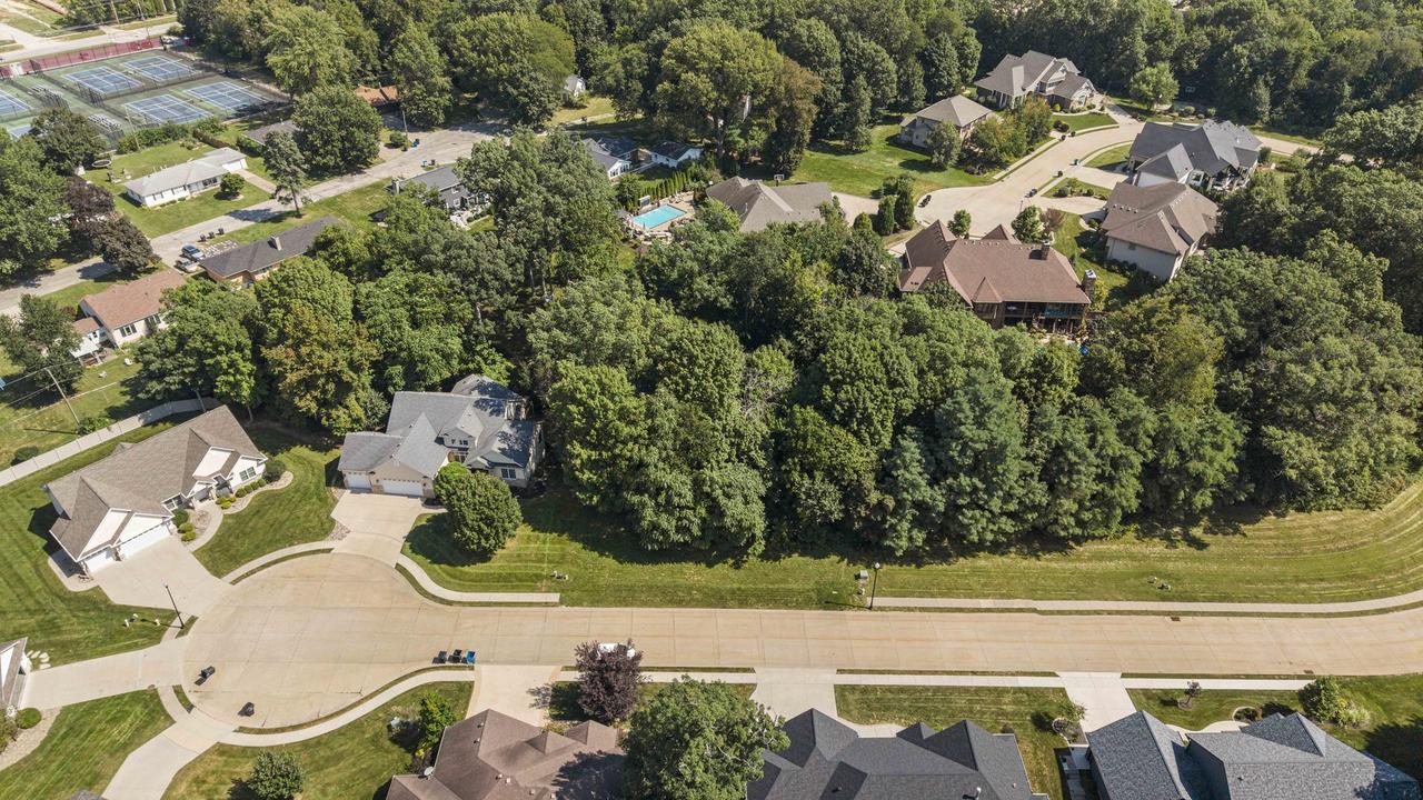 31 Chippiannock Pl., Rock Island, IL 61201