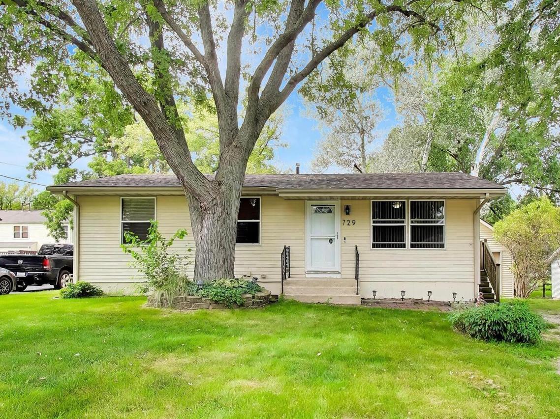 729 Brink St., Woodstock, IL 60098