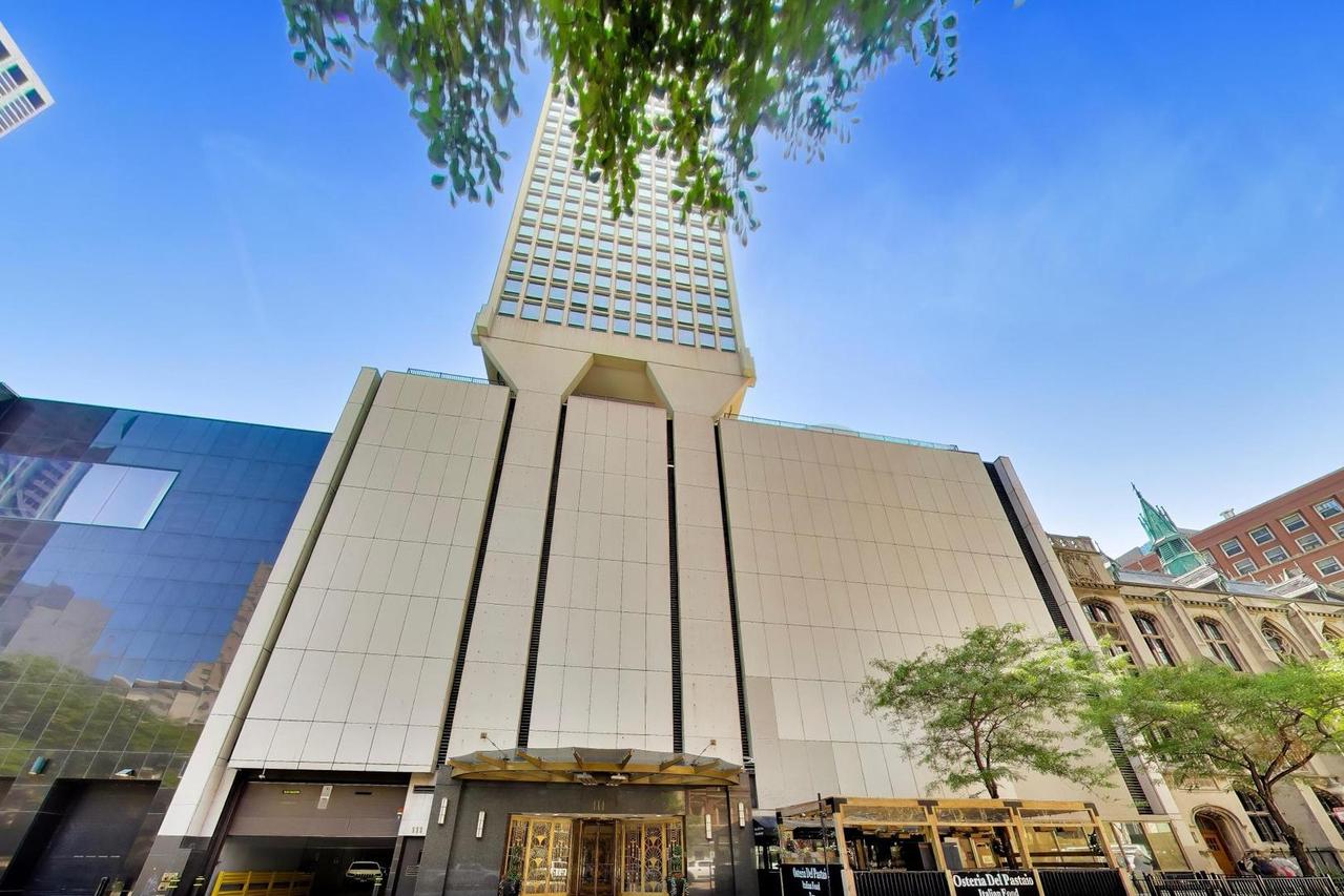 111 E Chestnut St. #22F, Chicago, IL 60611
