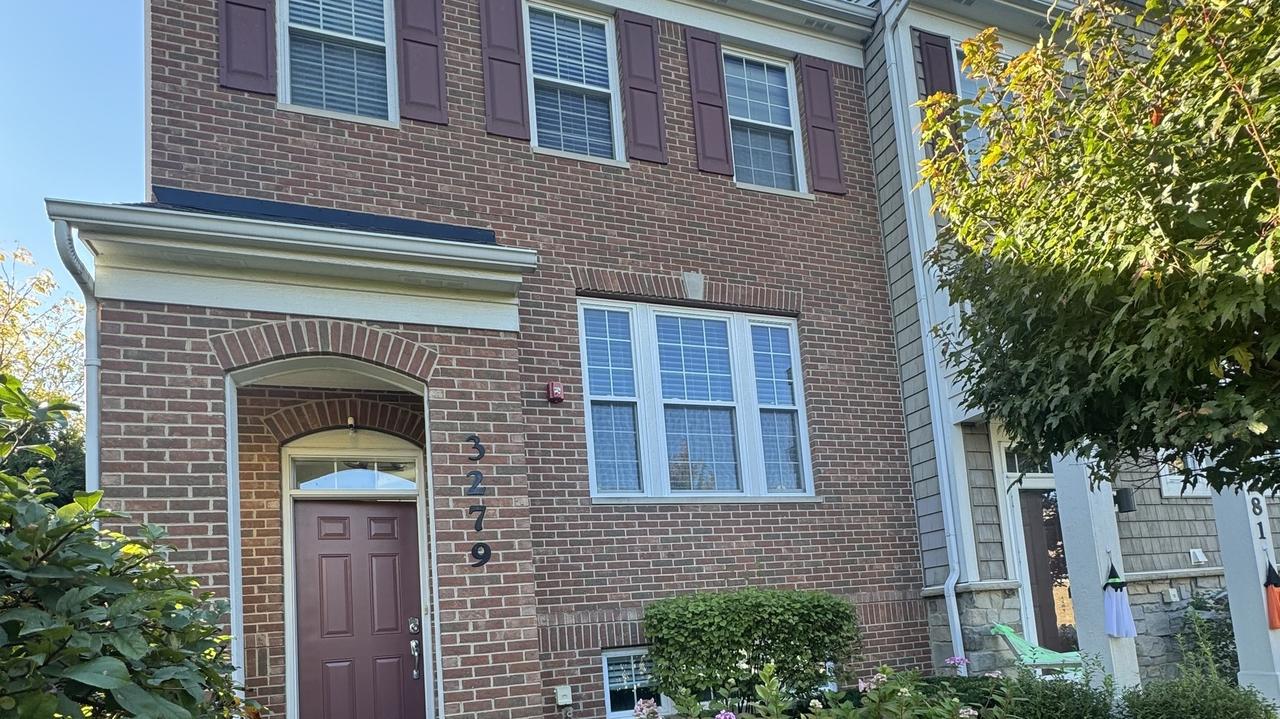 3279 Coral Ln., Glenview, IL 60026