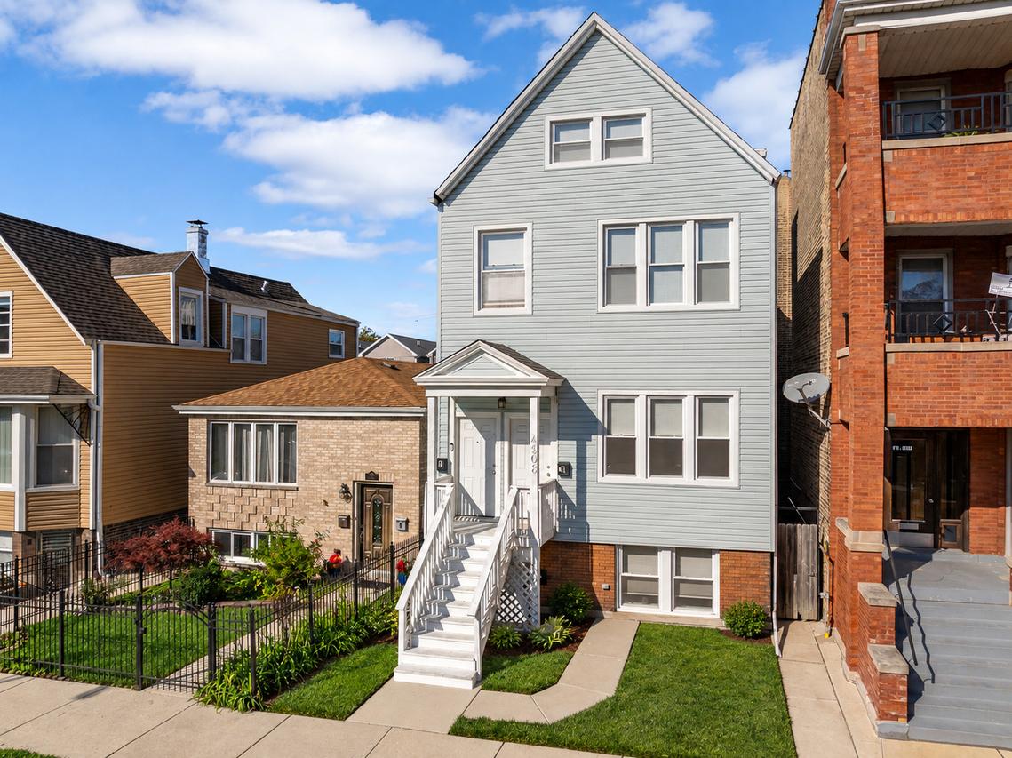 4908 W Byron St., Chicago, IL 60641