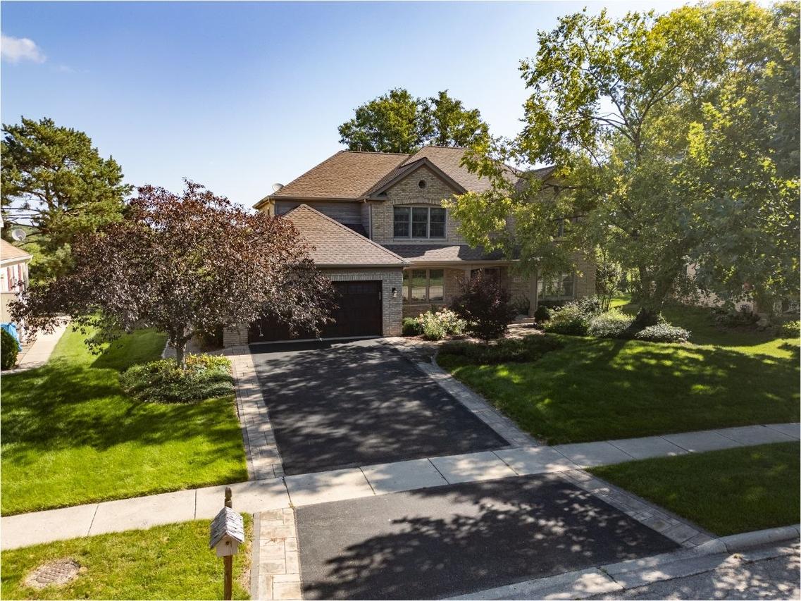 360 Ambria Dr., Mundelein, IL 60060