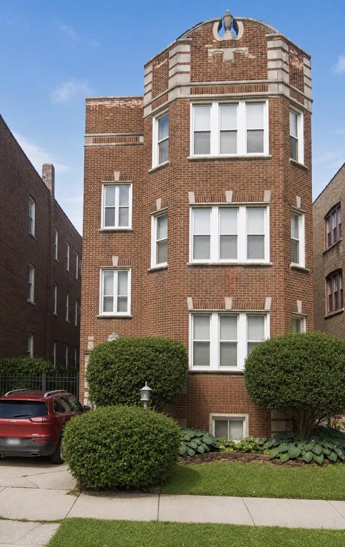8828 S Dante Ave., Chicago, IL 60619