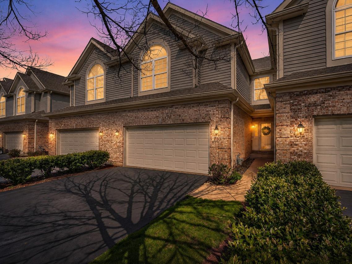 710 Juniper Ln., Lake In The Hills, IL 60156