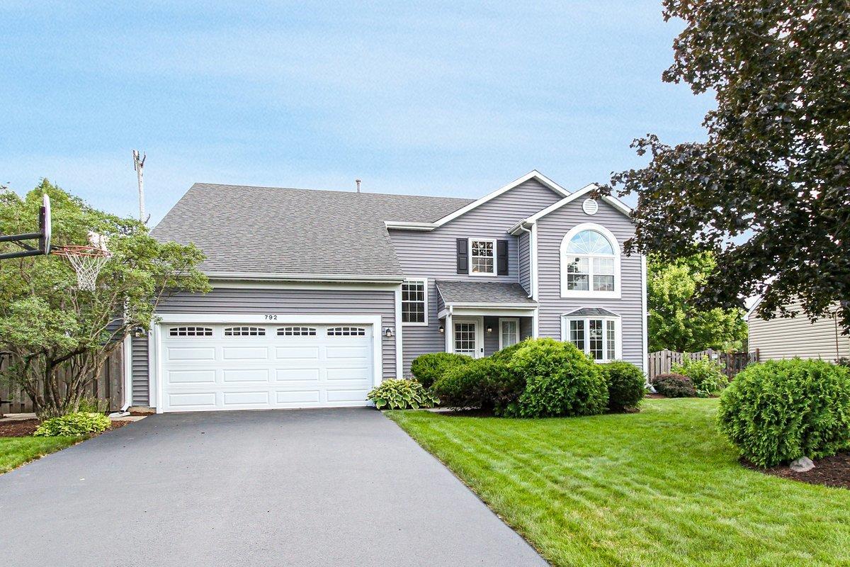 792 Brandt Dr., Lake In The Hills, IL 60156