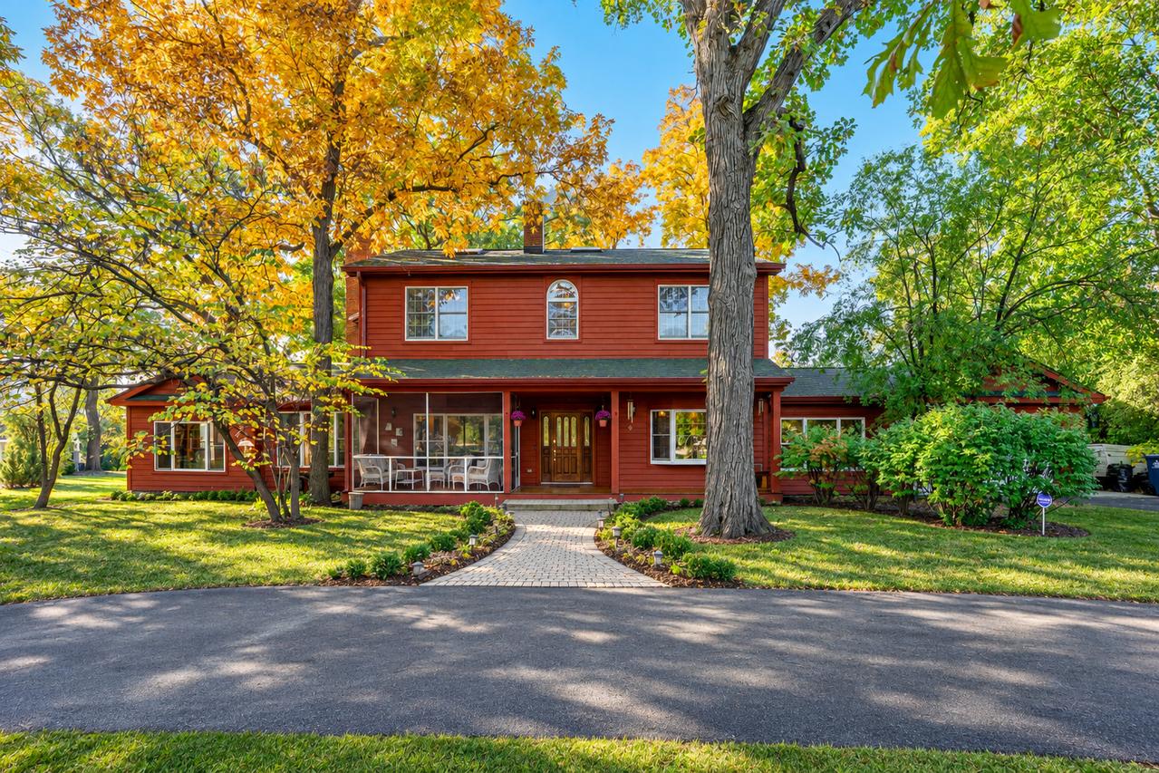 398 N River Glen Ave., Elmhurst, IL 60126