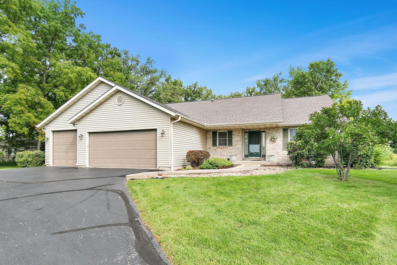 10296 E Kyte Rd., Rochelle, IL 61068