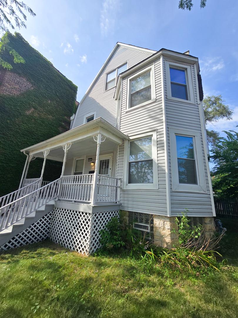 2050 E 73rd St., Chicago, IL 60649