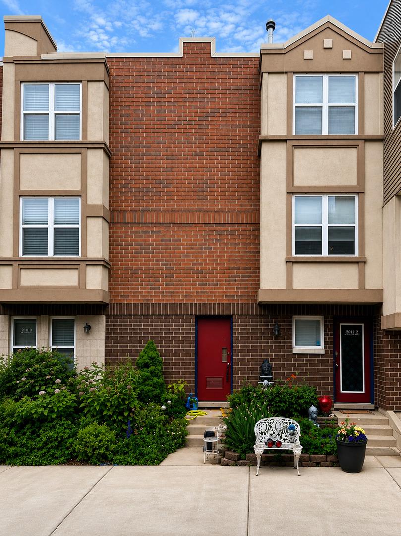 2011 W Chase Ave. #2, Chicago, IL 60645